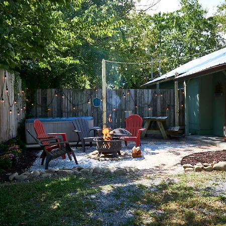 Steps From Downtown Pigeon Forge Parkway + Private Hottub And Firepit - Wifi - Firefly Bungalows Exterior photo