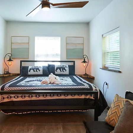 Steps From Downtown Pigeon Forge Parkway + Private Hottub And Firepit - Wifi - Firefly Bungalows Exterior photo
