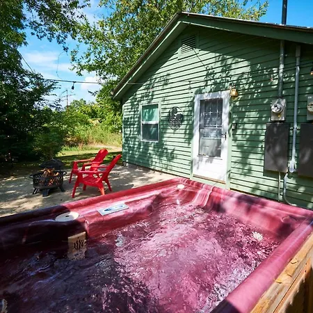 Steps From Downtown Pigeon Forge Parkway + Private Hottub And Firepit - Wifi - Firefly Bungalows Exterior photo