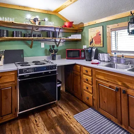Steps From Downtown Pigeon Forge Parkway + Private Hottub And Firepit - Wifi - Firefly Bungalows Exterior photo