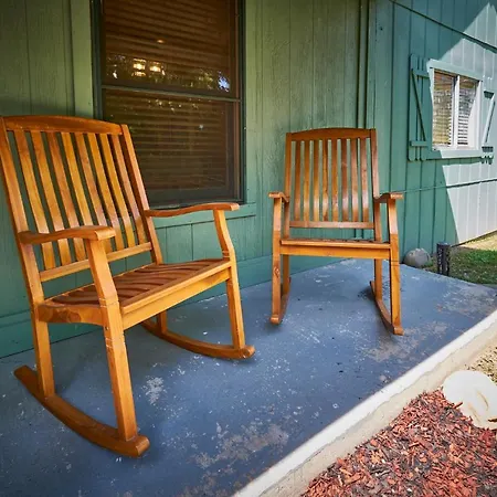 Steps From Downtown Pigeon Forge Parkway + Private Hottub And Firepit - Wifi - Firefly Bungalows Exterior photo
